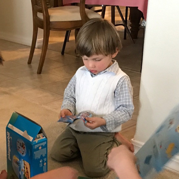 White Vest with blue detail at collar line. - Picture 6 of 6